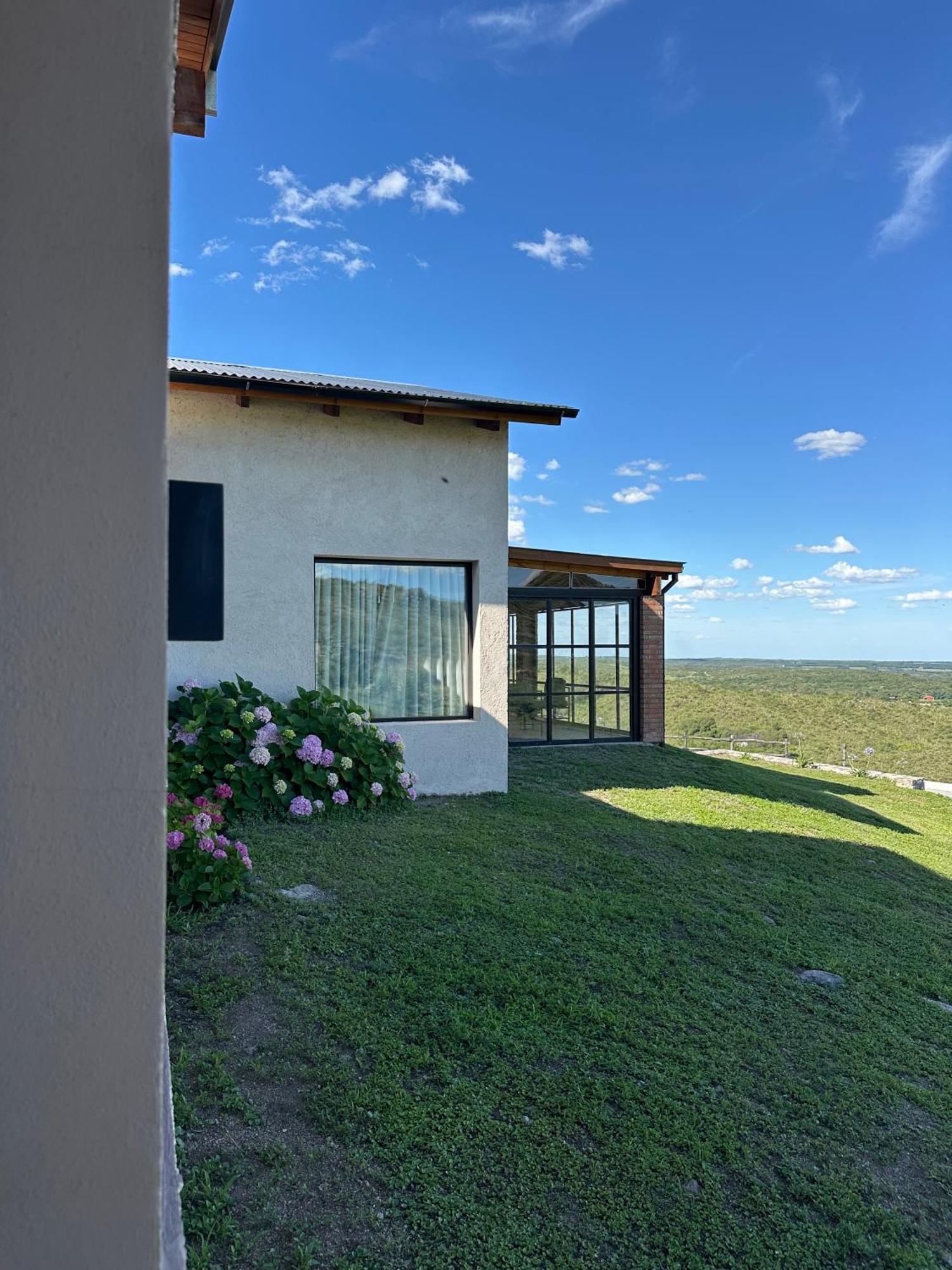 Casa En Ascochinga B.° Cerrado. Sierras De
