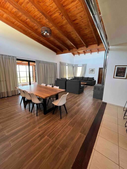 Casa En Ascochinga B.° Cerrado. Sierras De Cordoba